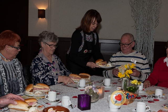 20150322 frans versteden fotografie - tilburginbeeld FRVE0704.jpg - eet met je hart lunch en creatieve workshop paastakken maken